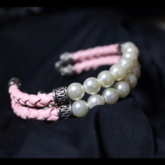 Vintage Elegant Bracelet - Picture 3 of 4